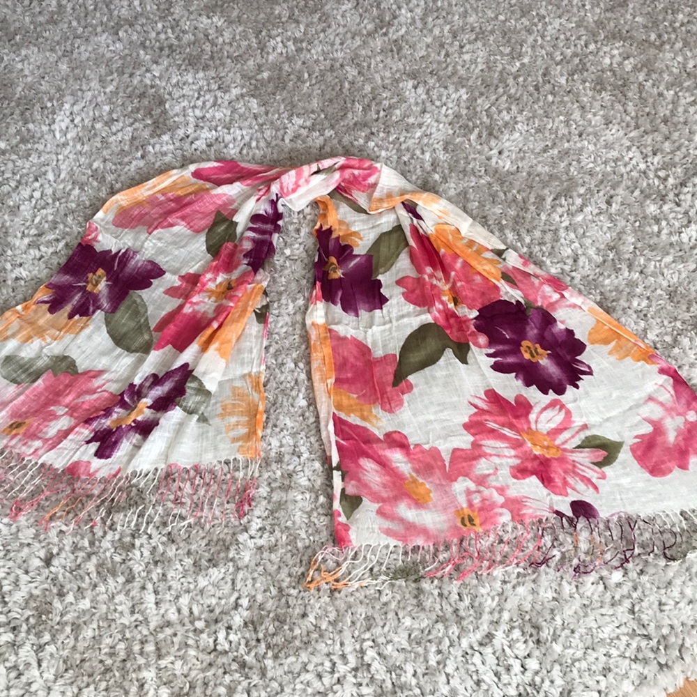 Wrap/Scarf 5’3”L x 2’4”W